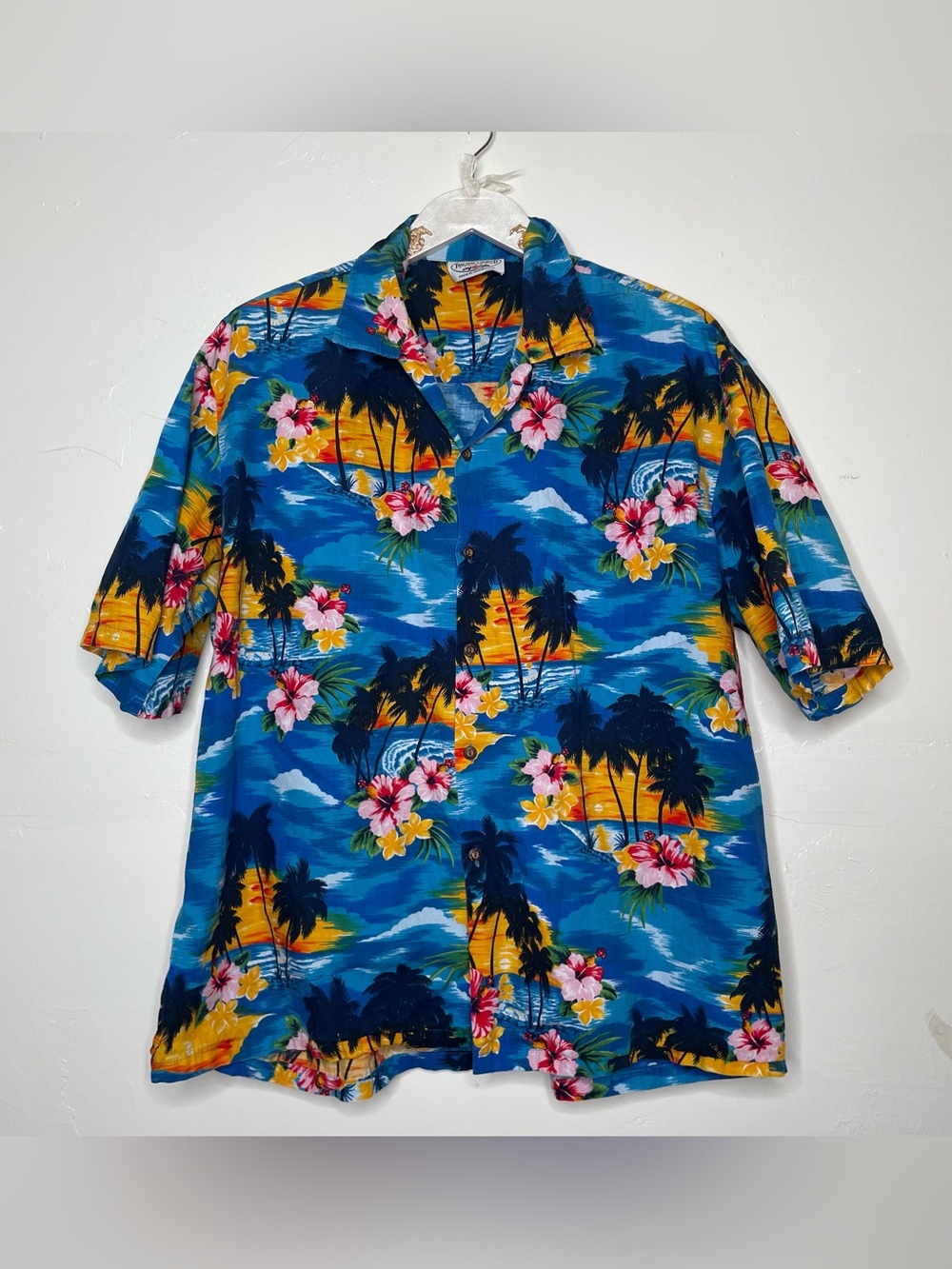 TROPICAL HAWAIIAN PALM TREE PRINT VACATION BUTTON DOWN SHIRT